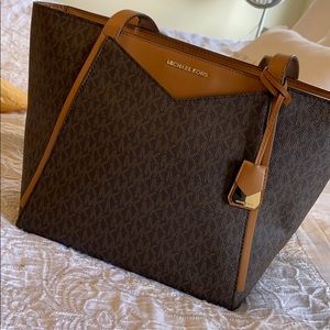 Michael kors tote